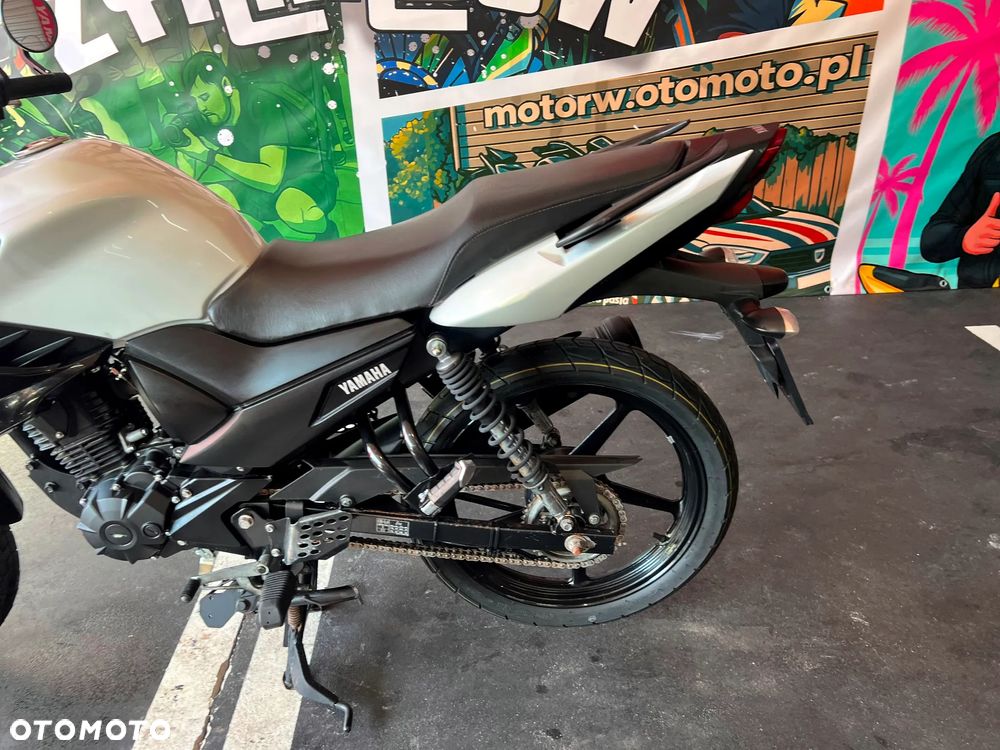 Yamaha YS - 12