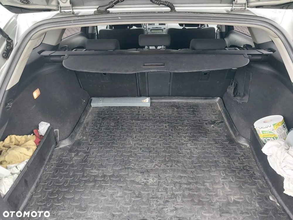 Toyota Avensis 2.0 D-4D 2010 - 10