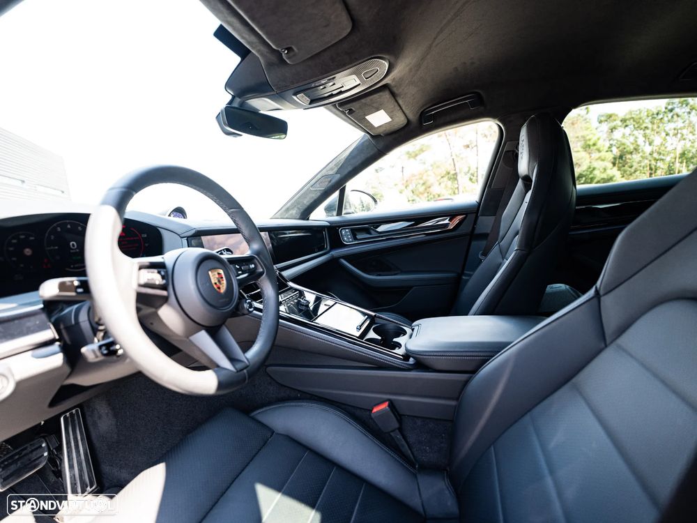 Porsche Panamera 4 E-Hybrid - 16