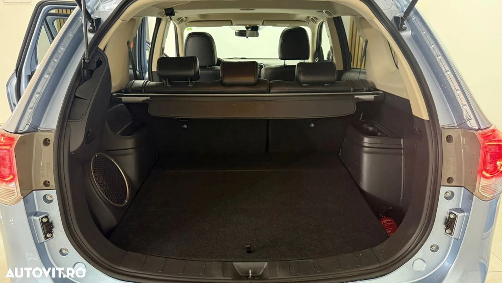 Mitsubishi Outlander 2.0 4WD Plug-In Hybrid - 18