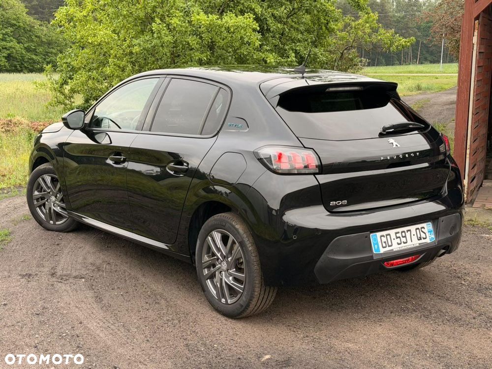 Peugeot 208 - 3