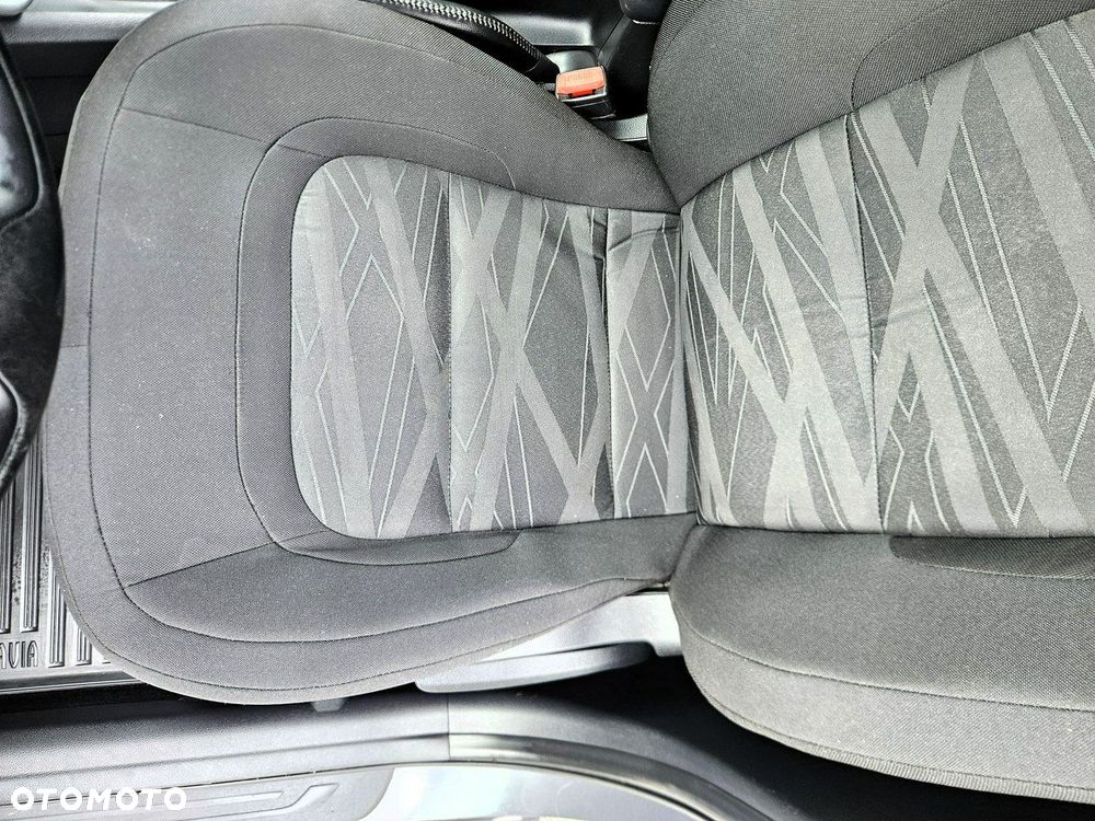 Kia Ceed 1.6 CRDi 128 Dream-Team Edition - 22