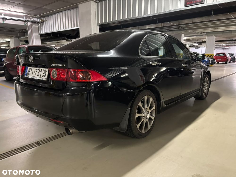 Honda Accord 2.0 Executive - 8