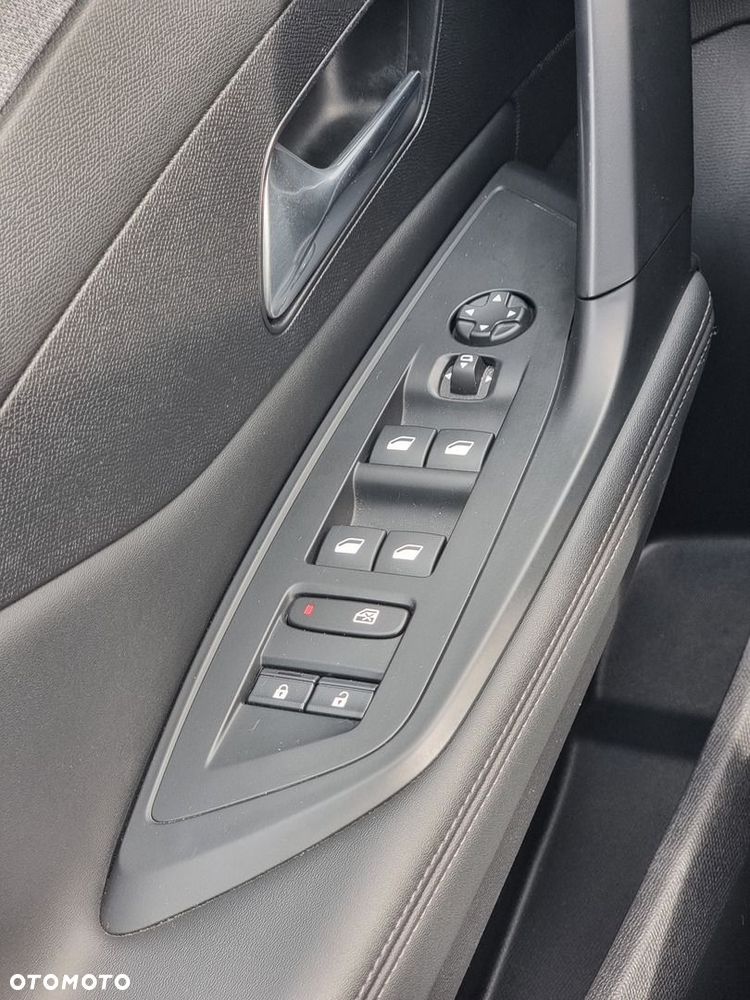 Peugeot 308 1.2 PureTech Allure S&S - 37