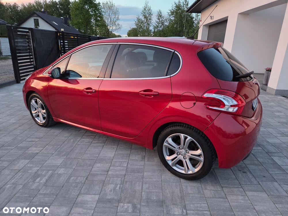 Peugeot 208 - 13