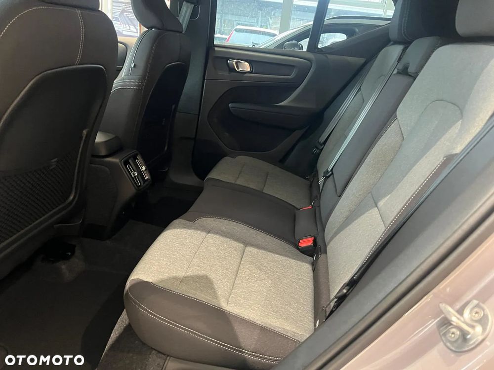Volvo XC 40 B4 B AWD DKG Plus Dark - 18