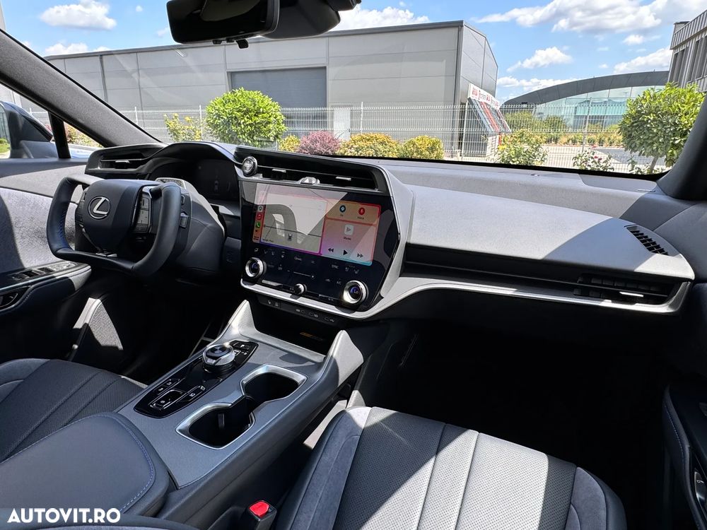 Lexus RZ 550e F SPORT - 25