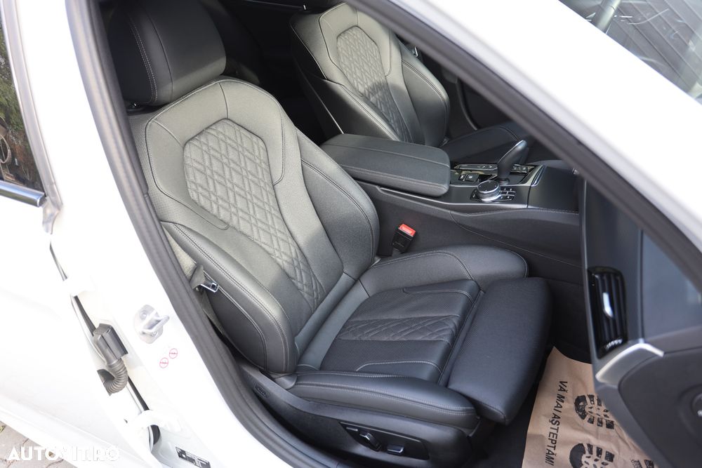 BMW Seria 5 530e Aut. M Sport Edition - 7