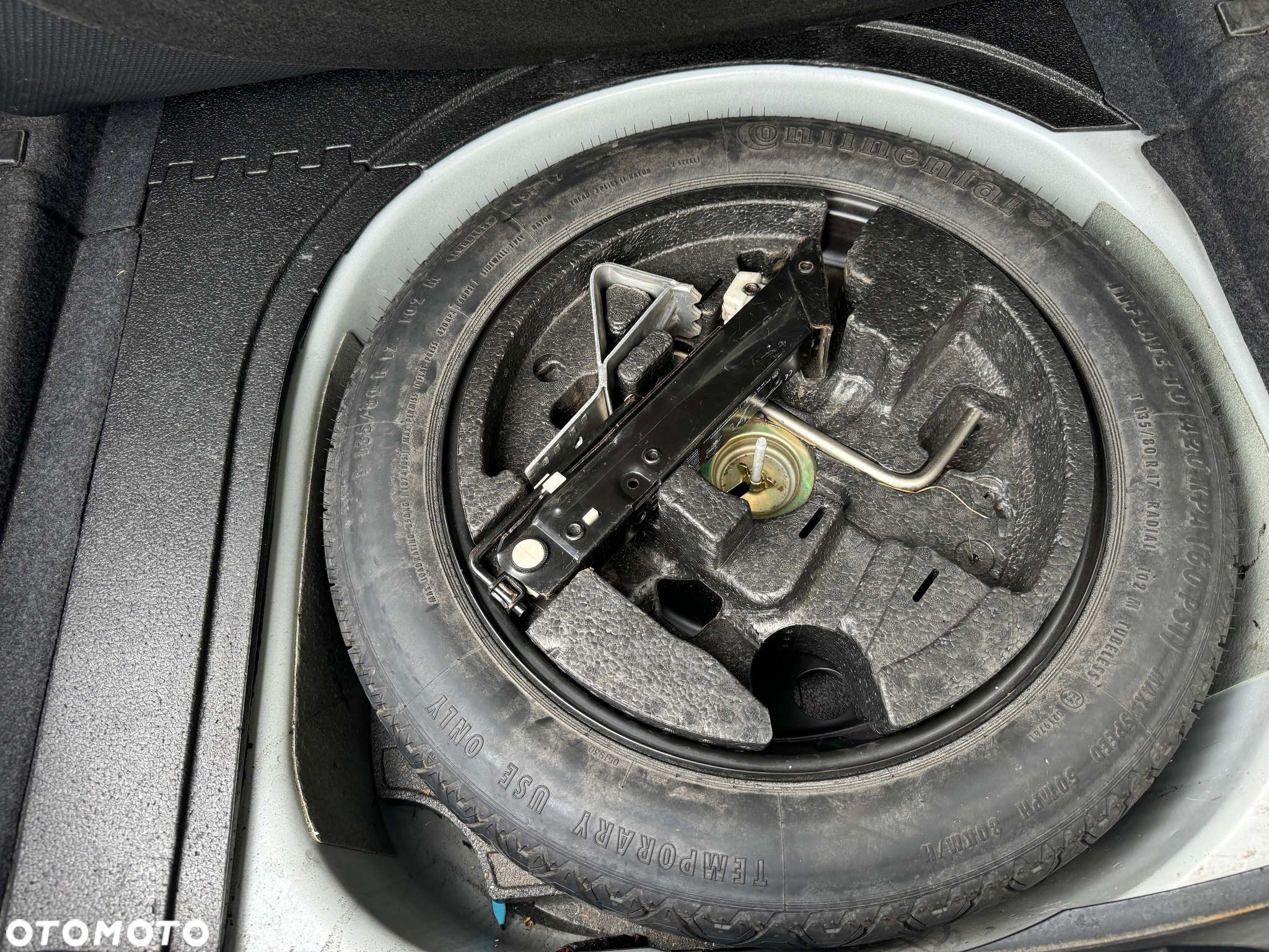 BMW Seria 5 520i - 38