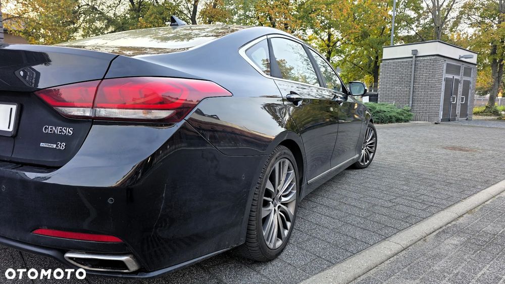 Hyundai Genesis 3.8 V6 GDI - 5