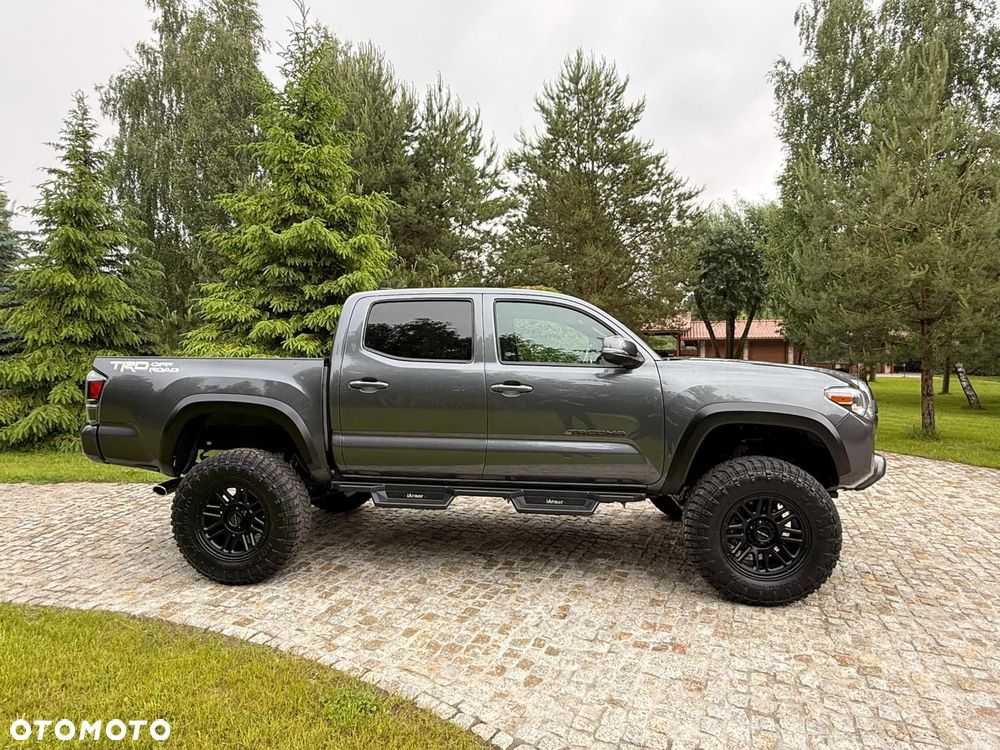 Toyota Tacoma - 8
