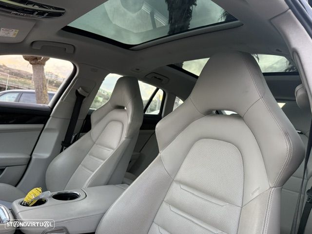Porsche Panamera Sport Turismo - 20