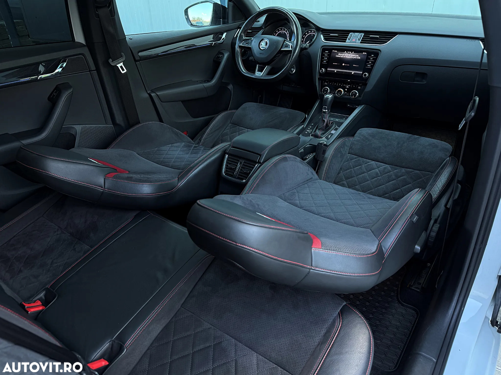 Skoda Octavia 2.0 TDI DSG RS - 20