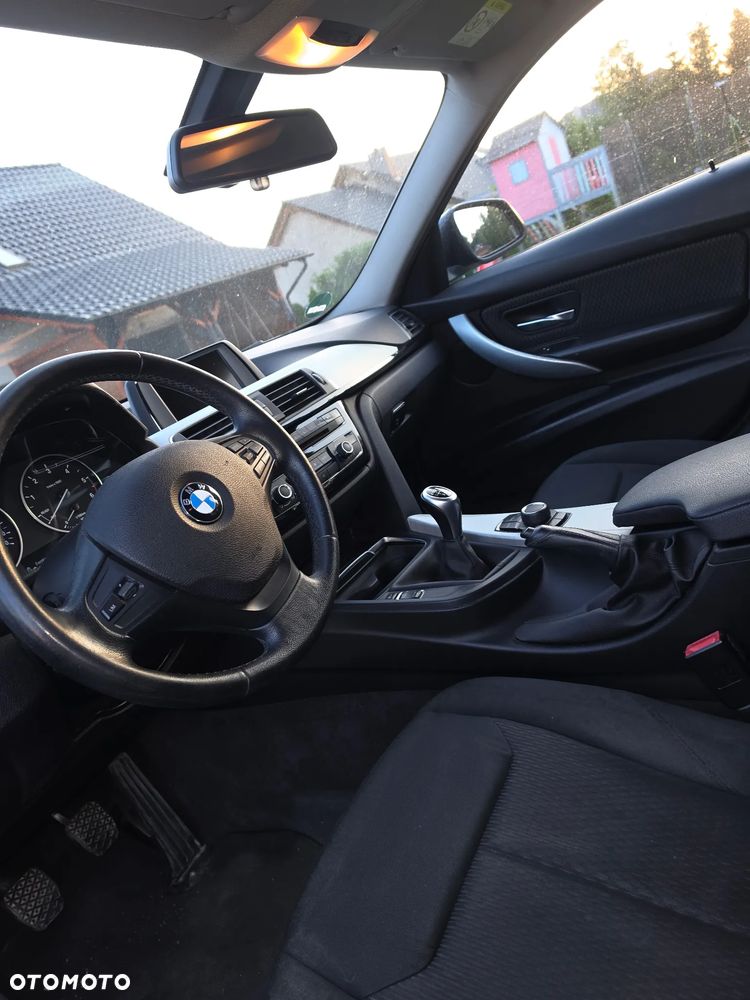 BMW Seria 3 320d xDrive - 3