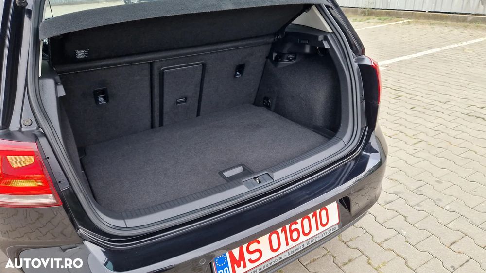 Volkswagen Golf - 11