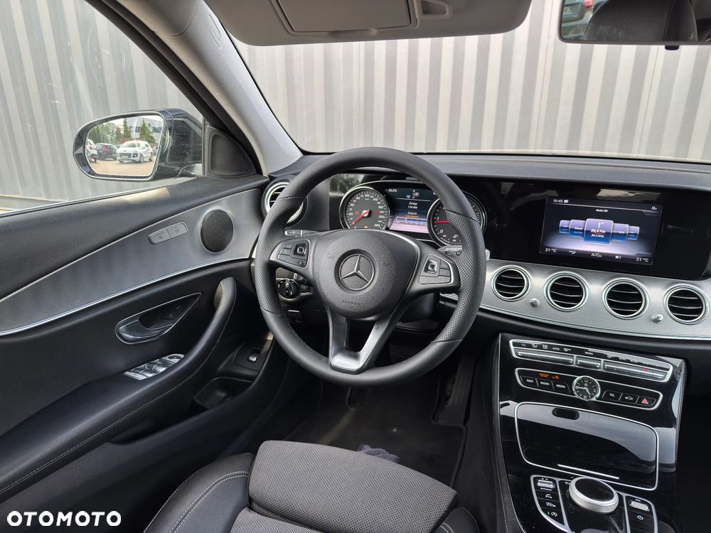 Mercedes-Benz Klasa E - 22