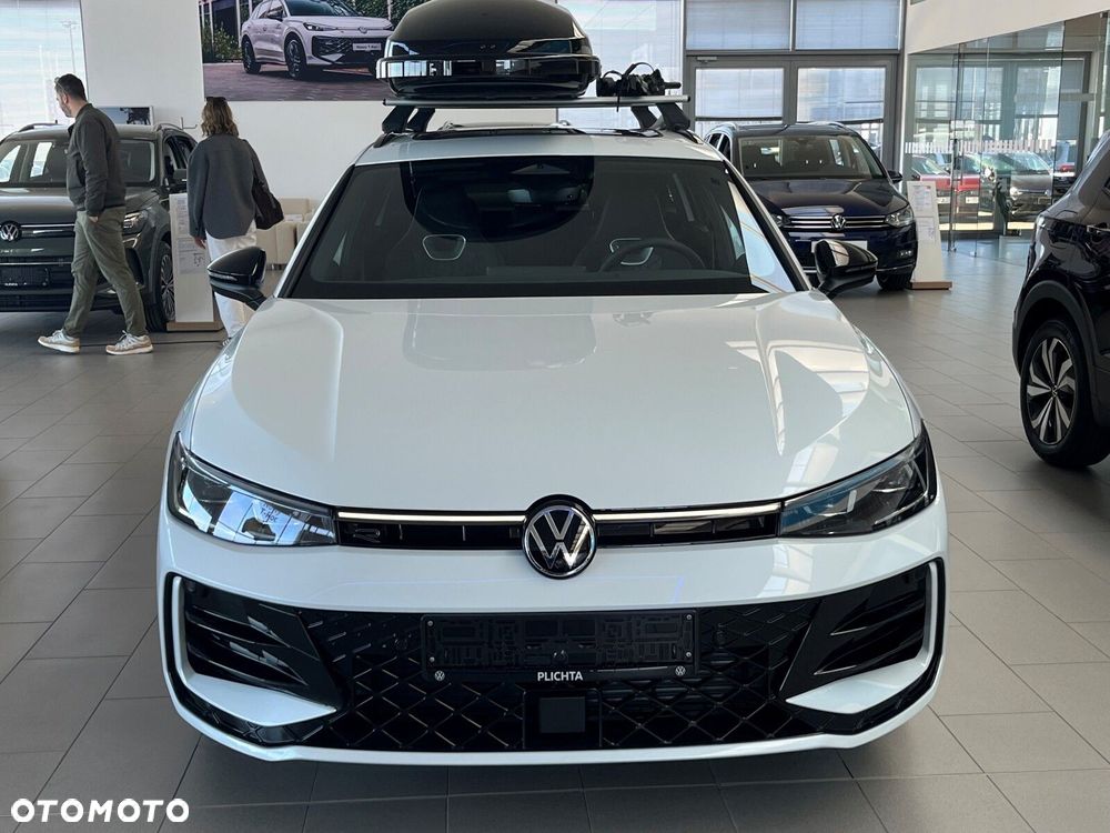 Volkswagen Passat Variant 2.0 TDI SCR R-Line Plus DSG - 2