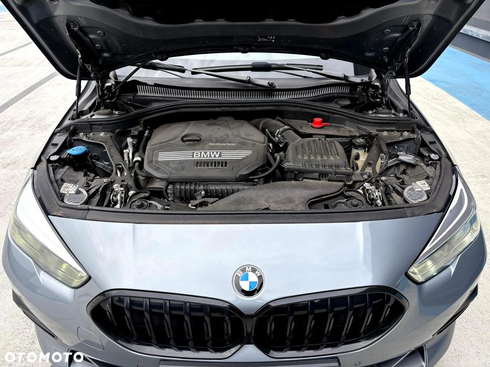 BMW Seria 3 318i M Sport - 12