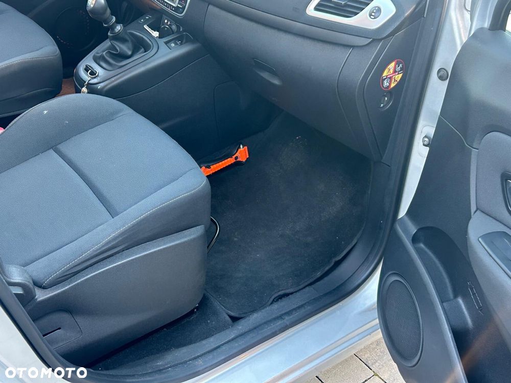 Renault Scenic - 11
