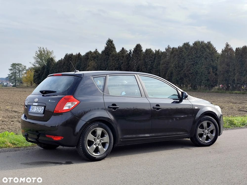 Kia Ceed 1.4 CVVT Attract - 14