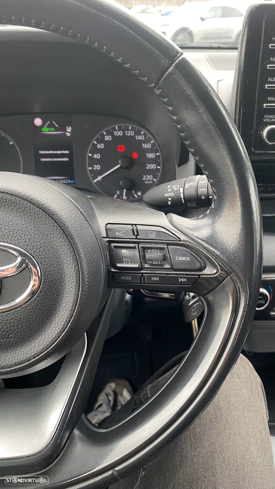 Toyota Yaris 1.5 HDF Comfort - 28