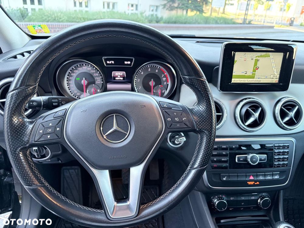 Mercedes-Benz GLA - 15