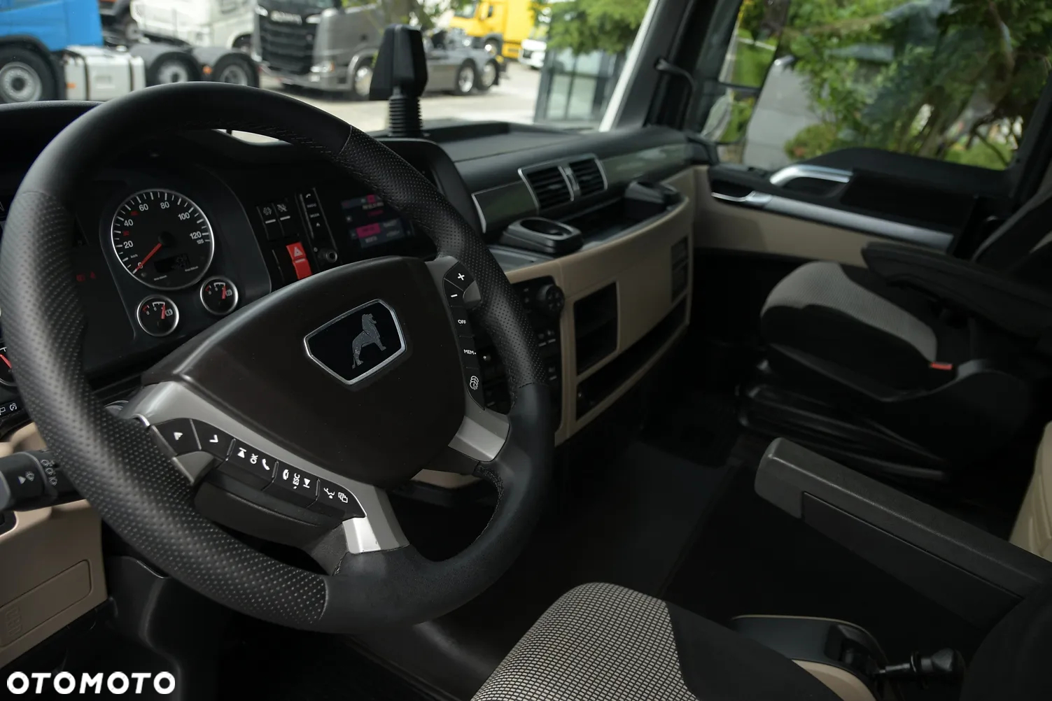 MAN TGX///* 26.470///* 2020///* XXL///* ZESTAW///* TANDEM///* PRZEJAZDOWY///7.70+7.70///* DUŻE ZBIORNIKI///* OŚ PODNOSZONA///* WAGA///* DACH PODNOSZONY///* LEDY///* STAN BARDZO DOBRY - 23