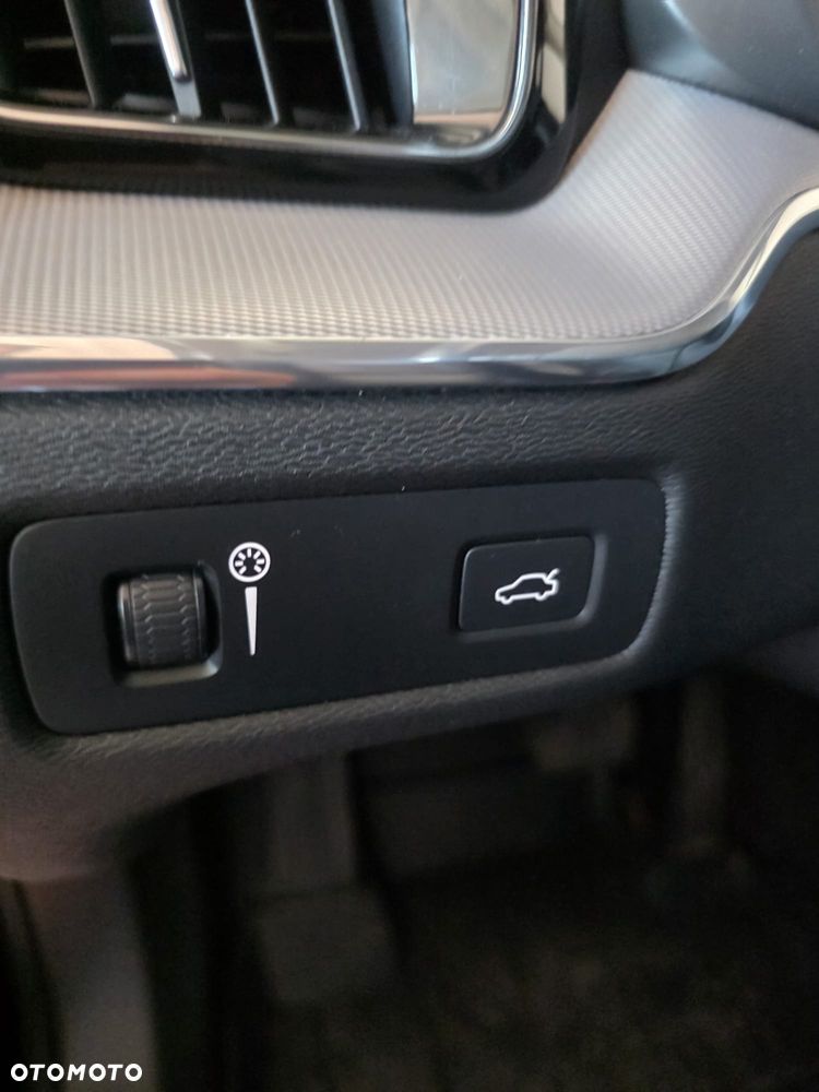 Volvo XC 60 B5 B AWD Inscription - 32