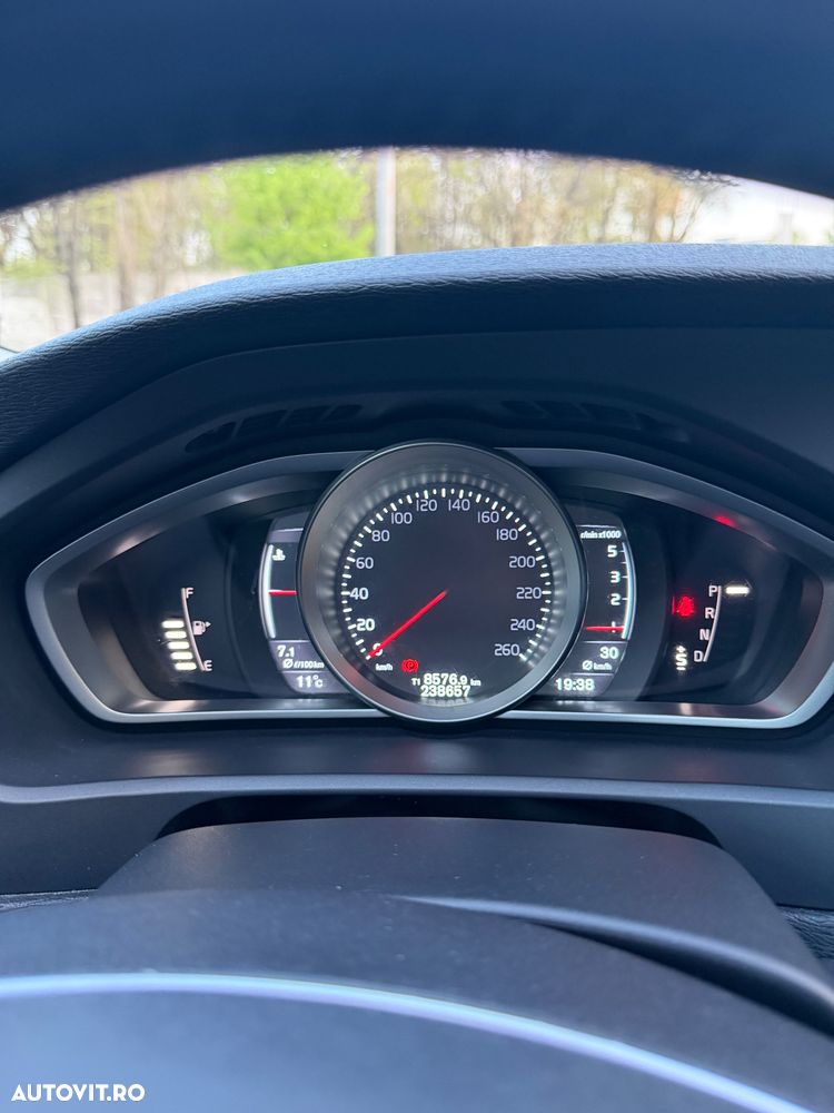 Volvo V40 D2 Aut. Momentum - 11