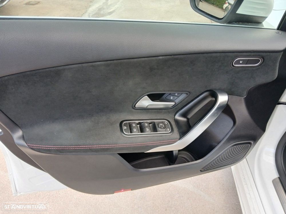 Mercedes-Benz A 200 d 4Matic 8G-DCT AMG Line - 16