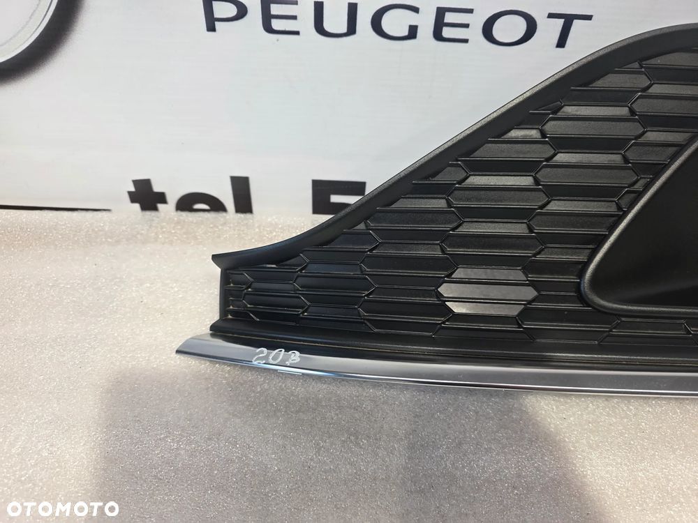 AUDI A5 8W6 LIFT 19- SPORTBACK LEWA / PRAWA KRATKA BOCZNA ZDERZAK PRZEDNIEGO PRZÓD NR 8W6807682S / 8W6807681S NR AUKCJI KB20 - 13
