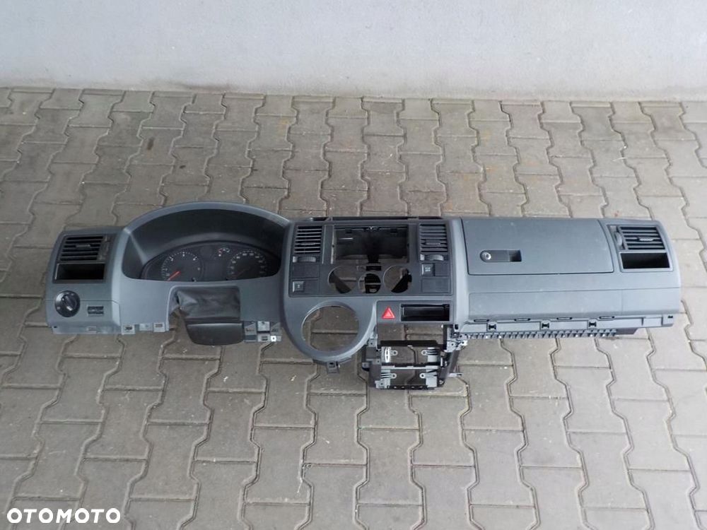 VW T5 DESKA ROZDZIELCZA KOKPIT KONSOLA - 1