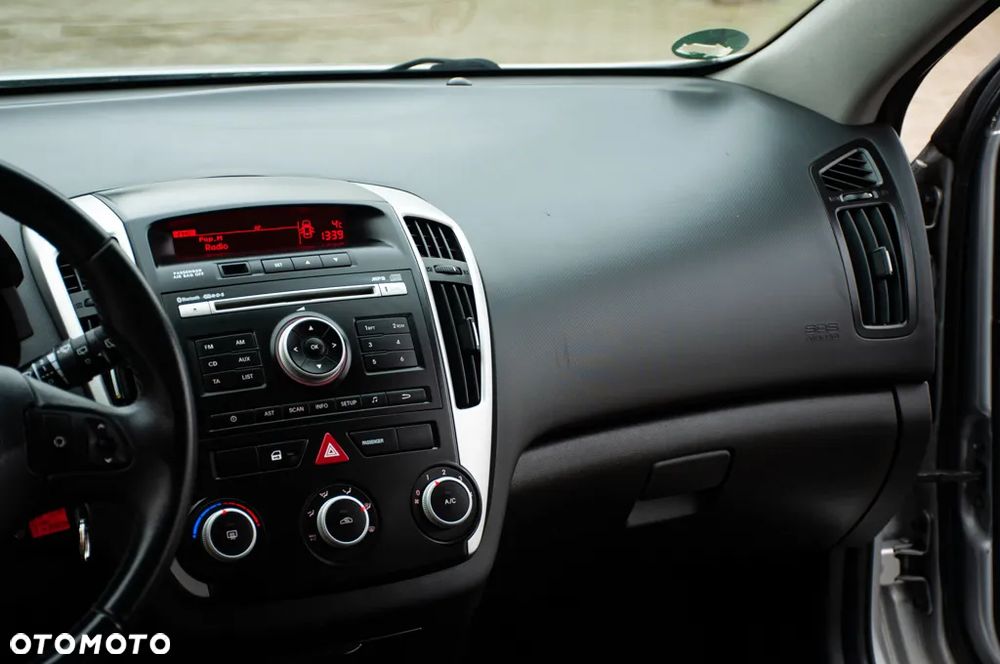 Kia Ceed 1.4 CVVT LX - 27