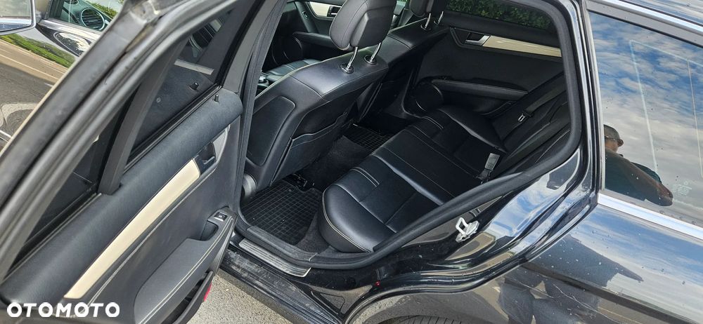 Mercedes-Benz Klasa C 220 CDI DPF Automatik BlueEFFICIENCY Avantgarde - 14