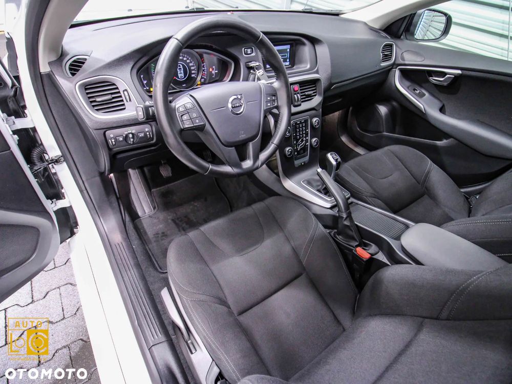 Volvo V40 T3 Drive-E Momentum - 17