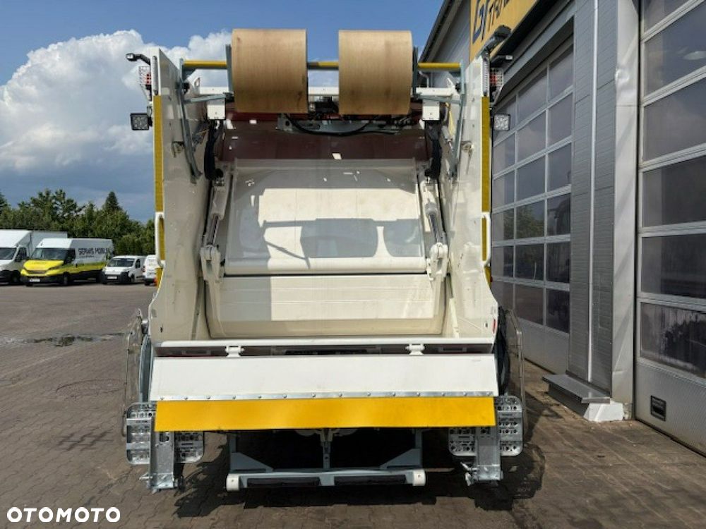 Mercedes-Benz Actros - 8