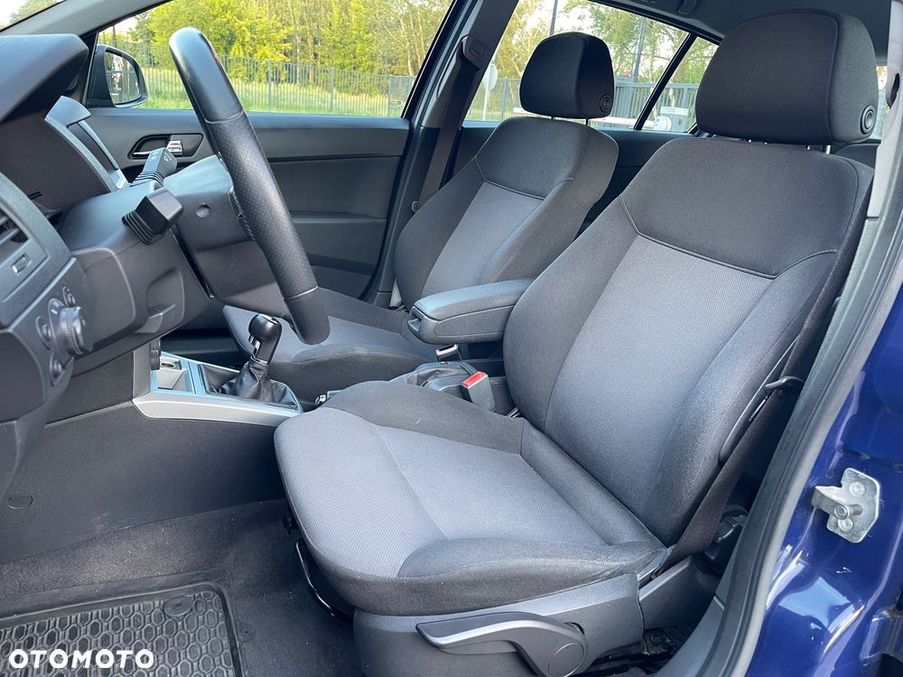 Opel Astra 1.6 Enjoy - 12