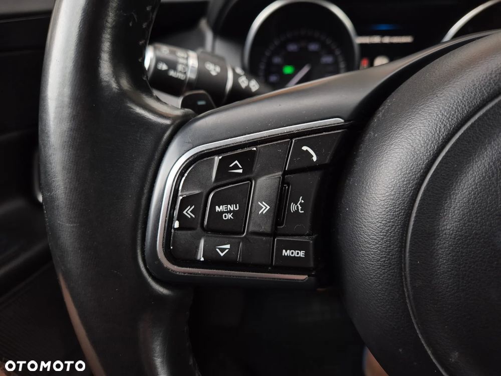 Jaguar XE 2.0 D Pure - 12