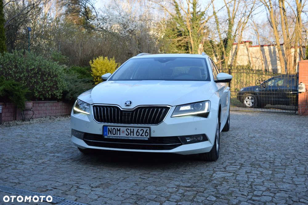 Skoda Superb 2.0 TDI DSG Ambition - 1
