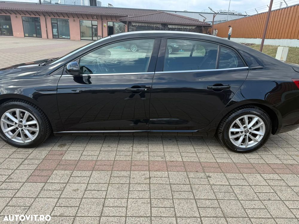 Renault Megane TCe GPF EDC Intens - 11