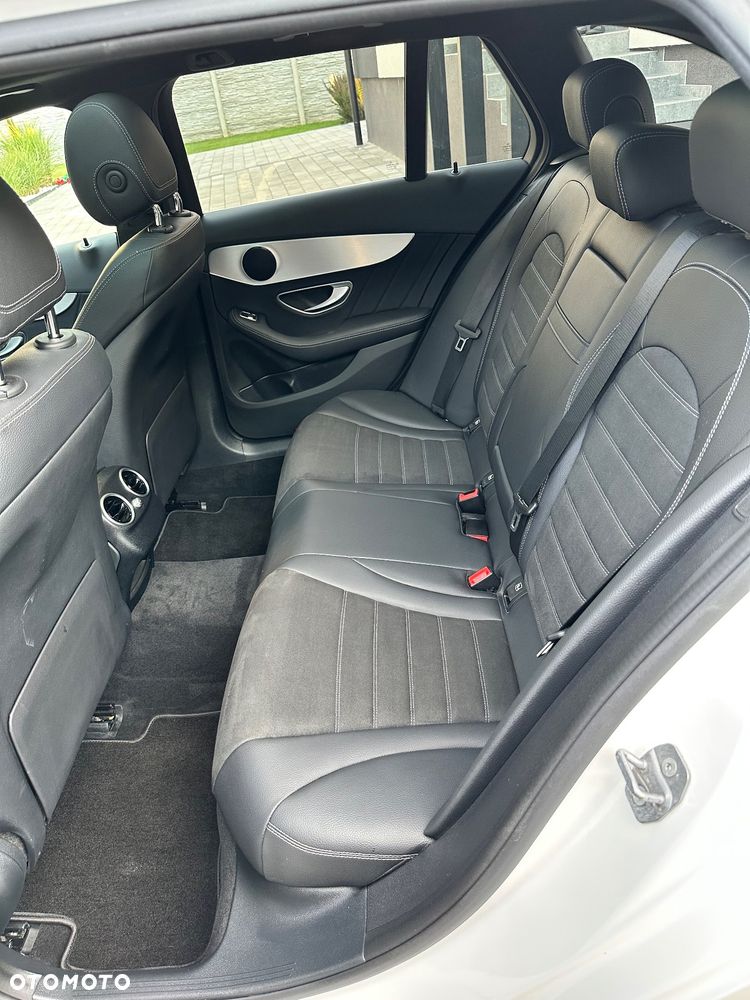 Mercedes-Benz Klasa C 220 d T 9G-TRONIC AMG Line - 7