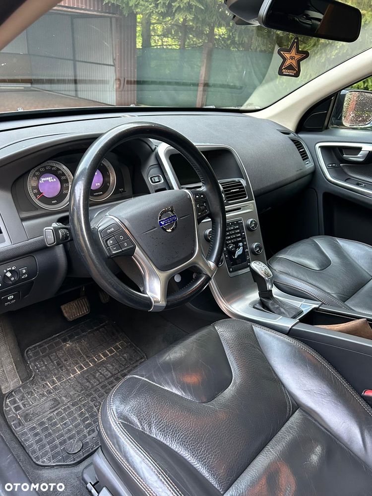 Volvo XC 60 D5 AWD Geartronic Summum - 6