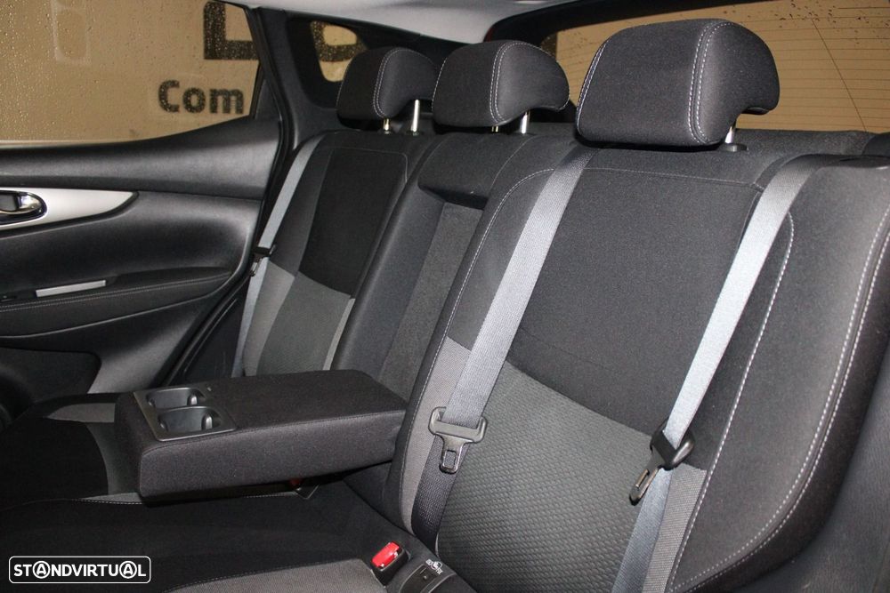 Nissan Qashqai 1.5 dCi N-Connecta - 30