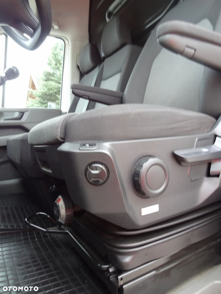 Volkswagen Crafter 2 L2H2 Furgon 35 Średni - 6