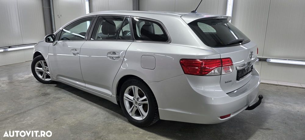 Toyota Avensis 2.0 D-4D - 6