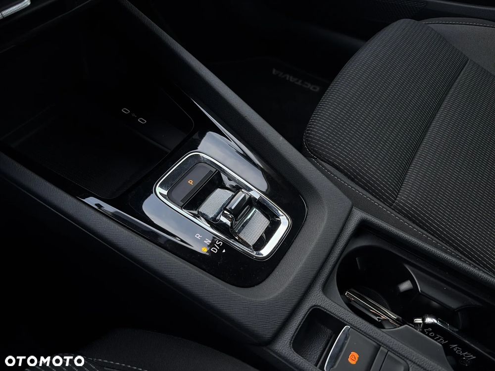Skoda Octavia 2.0 TDI SCR Ambition DSG - 18