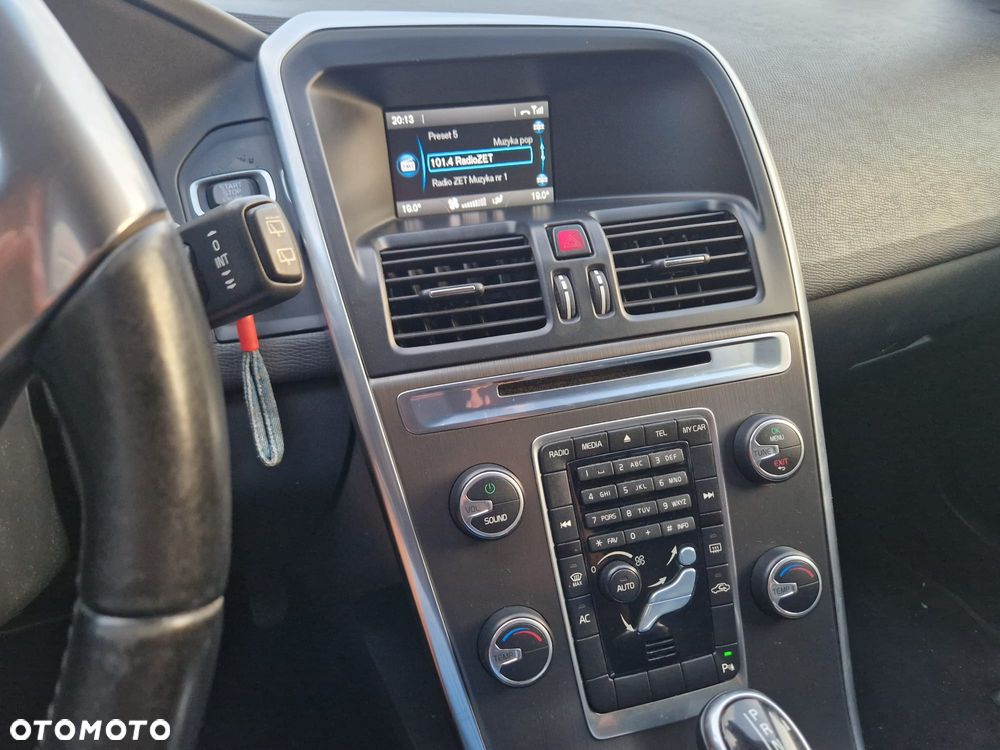 Volvo XC 60 D4 Geartronic Momentum - 9