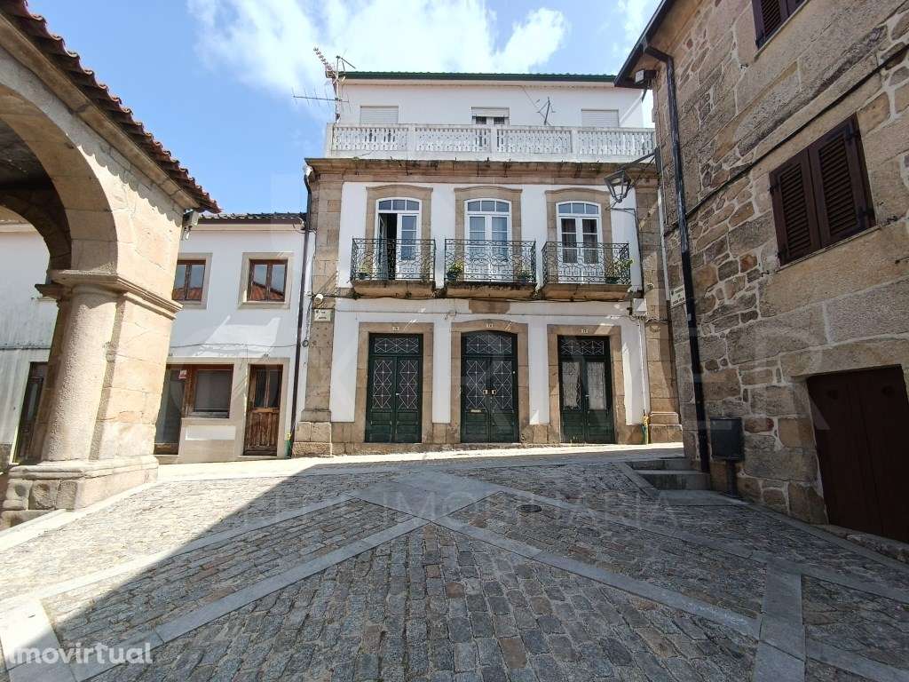 Prédio Centro da Vila de Melgaço - Grande imagem: 2/16
