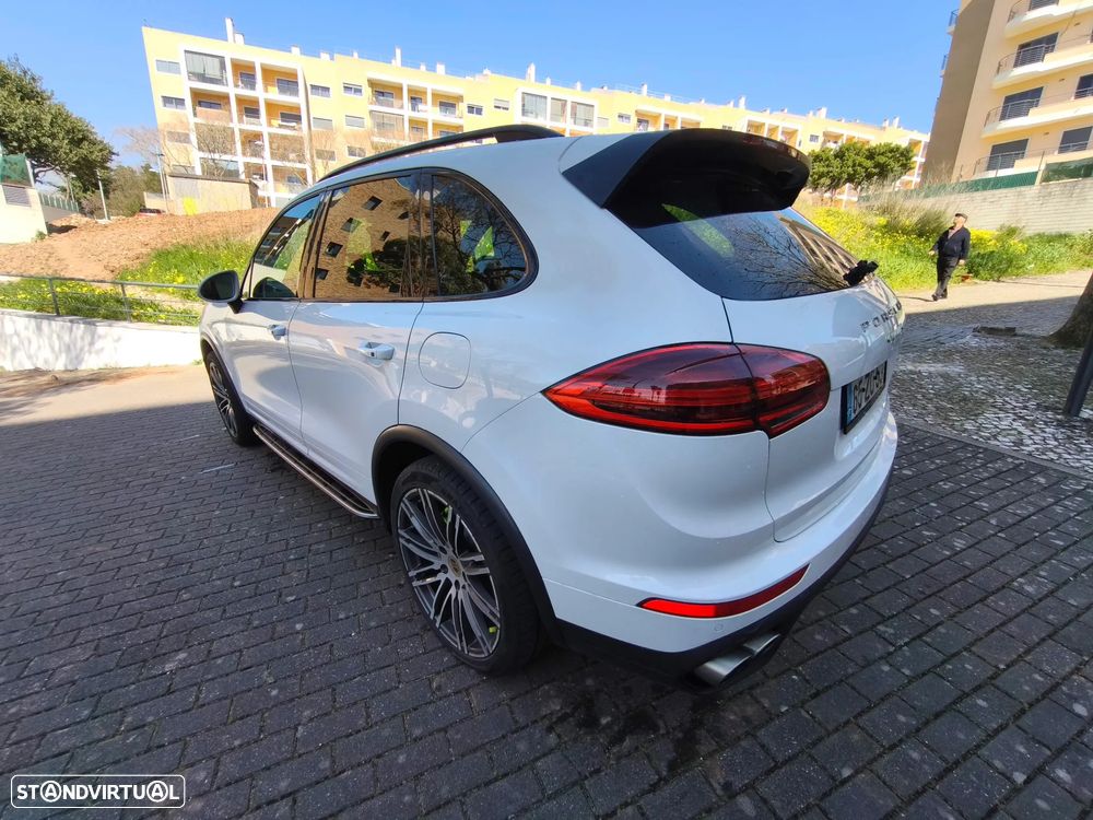 Porsche Cayenne S - 4