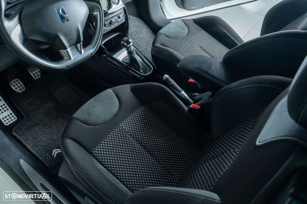 Citroën DS3 1.6 e-HDi So Chic - 11